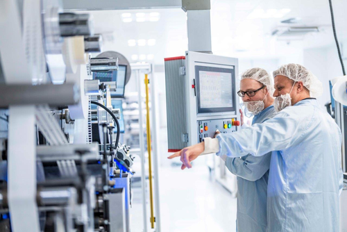 Cleanroom production at Lohmann (1).jpg